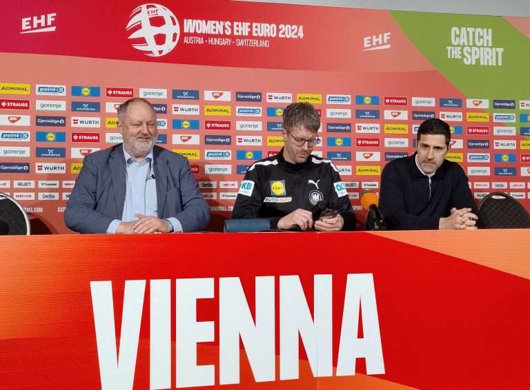 Handball EM 2024 EHF EURO Deutschland DHB Abschluss-Pressekonferenz in der Stadthalle Wien mit DHB-Präsident Andreas Michelmann, Bundestrainer Markus Gaugisch und DHB-Sportvorstand Ingo Meckes (v.l.) - Copyright: Frank Zepp / SPORT4FINAL